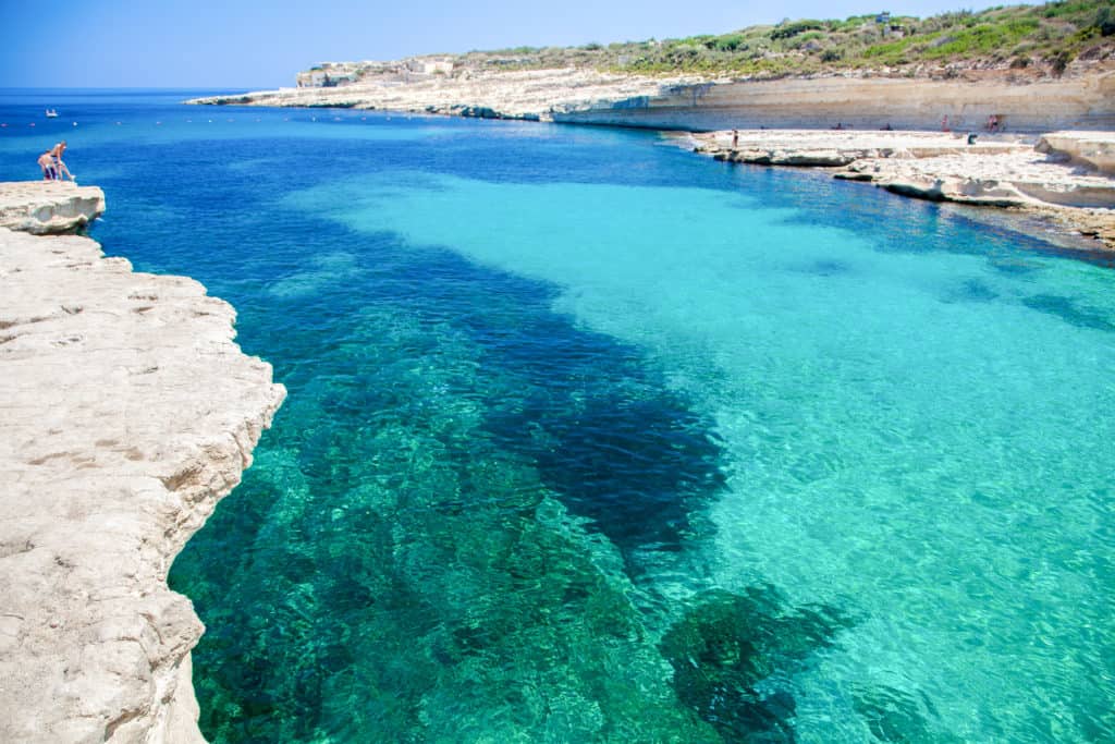 Crique et eaux turquoise à Gozo, Malte