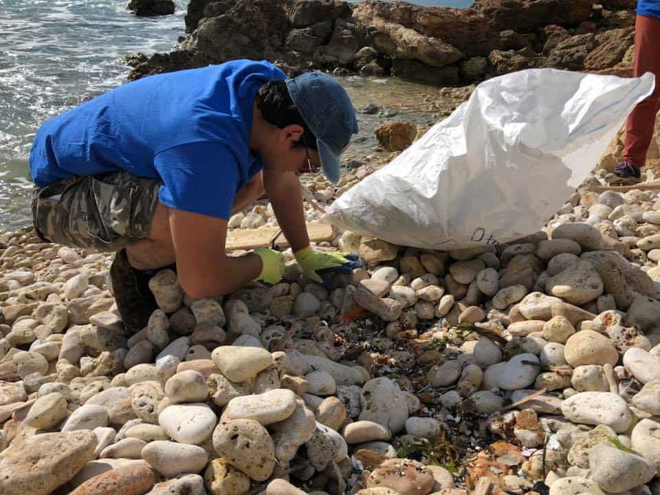 Tourisme responsable à malte nettoyage plage 